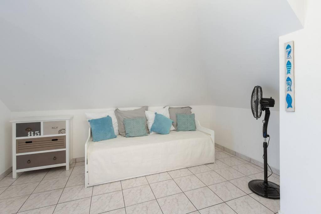 Le Benitier Apartment Сен Жилс ле Бен Екстериор снимка